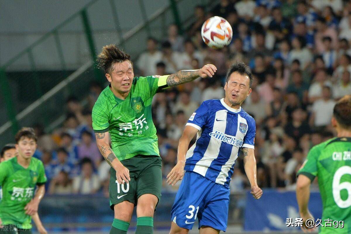 观众们对《蜘蛛侠：英雄无归》寄予厚望，纷纷调侃：;看来能超过小蜘蛛的只有小蜘蛛自己了！第一部的导演斯科特;迪克森将回归执导《奇异博士》续集，;奇异博士本尼迪克特;康伯巴奇也会回归